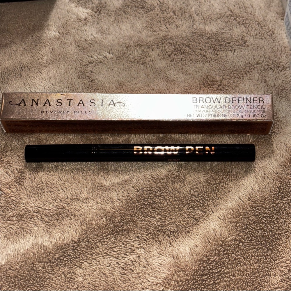 Set of 3 ABH Brow Products. Brow Freeze, Brow Pen & Brow Definer. - Picture 9 of 15